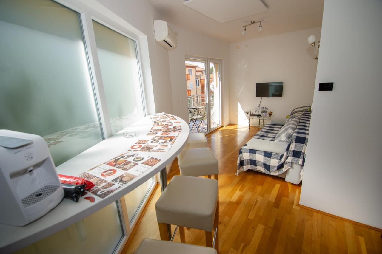 Apartment Davor Malinska Esterno foto