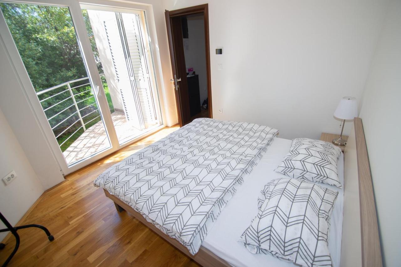 Apartment Davor Malinska Esterno foto
