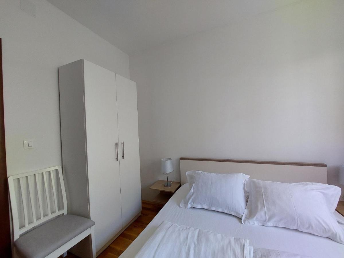 Apartment Davor Malinska Esterno foto