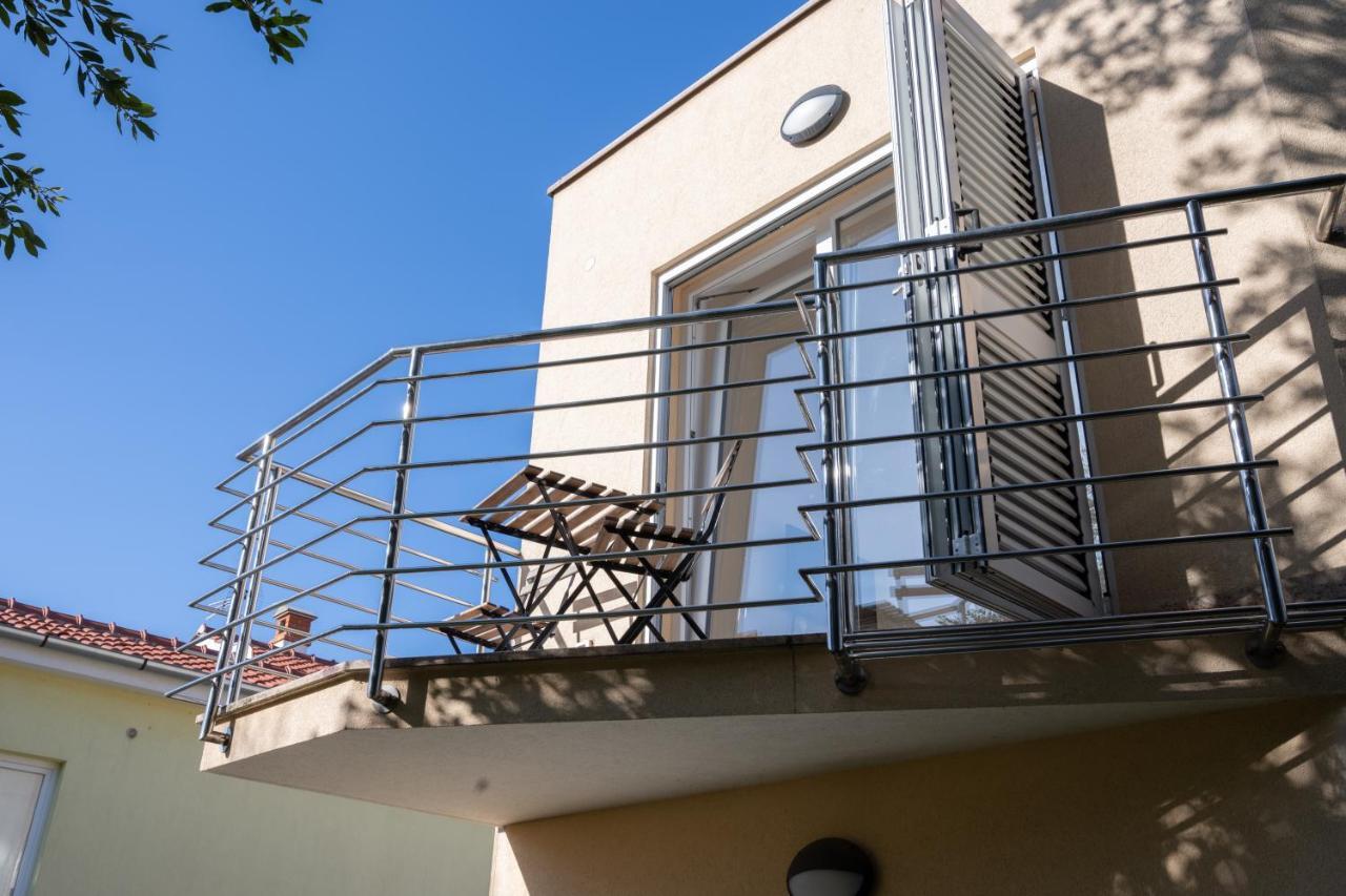 Apartment Davor Malinska Esterno foto